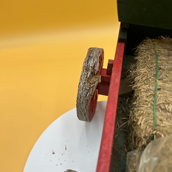 Handmade Owensboro road wagon style with hay bales, western, farmhouse - Picture 4 of 5